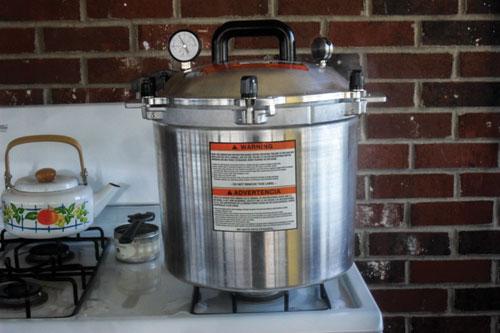 Picking your pressure canner — All American or Presto? - Backwoods Home  Magazine