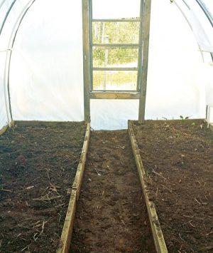 Build a Simple, Inexpensive Greenhouse - Backwoods Home Magazine